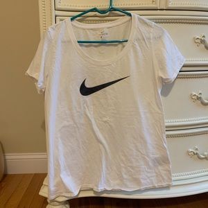 White nike tee